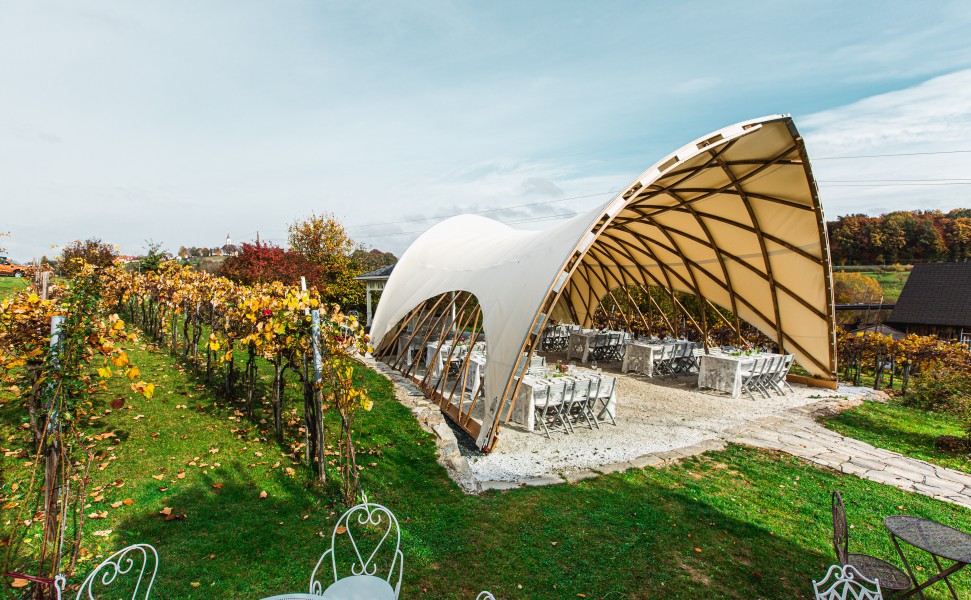 Pavillon für Winzer im Weinanbaugebiet von Strohboid