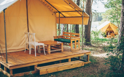 Glamping Resort statt Ferienhaus: Alle Vor- und Nachteile Glamping Resort statt Ferienhaus: Alle Vor- und Nachteile