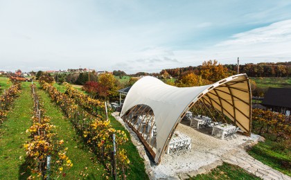 freistehende-terrassenueberdachung-strohboid