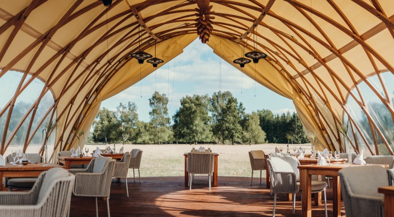 Pavillon aus Holz - Natur trifft auf Ästhetik