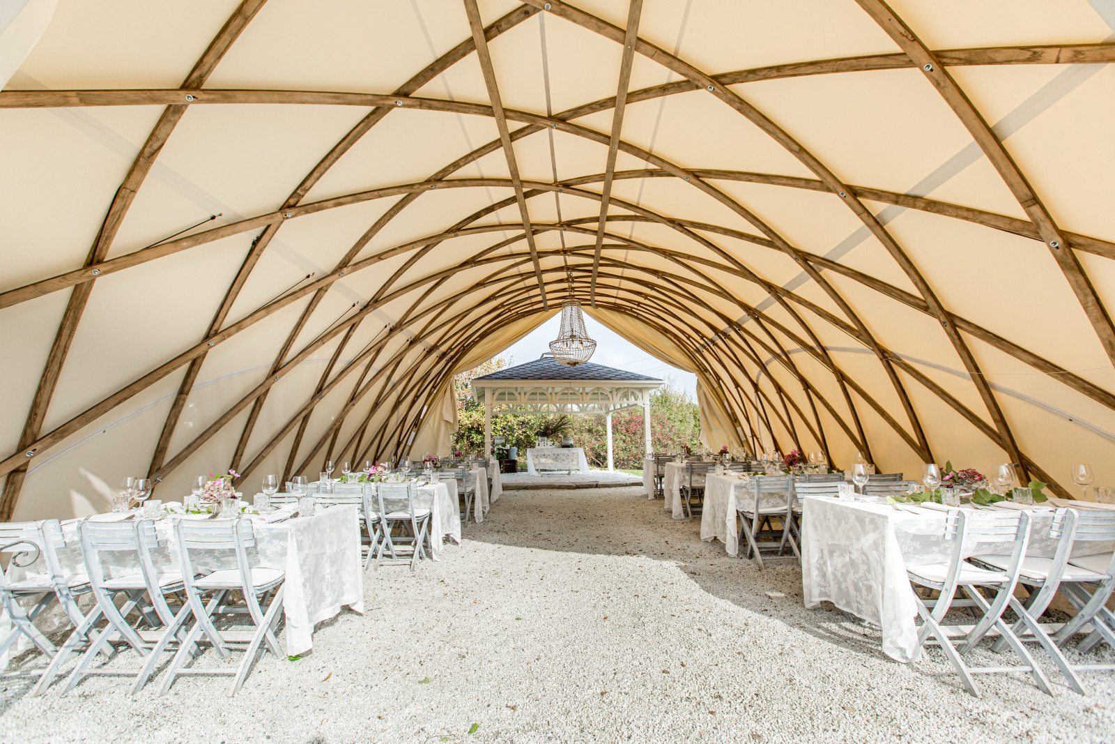 STROHBOID_Träumerei_Boho Hochzeit im Pavillon STROHBOID_Träumerei_Boho Hochzeit im Pavillon