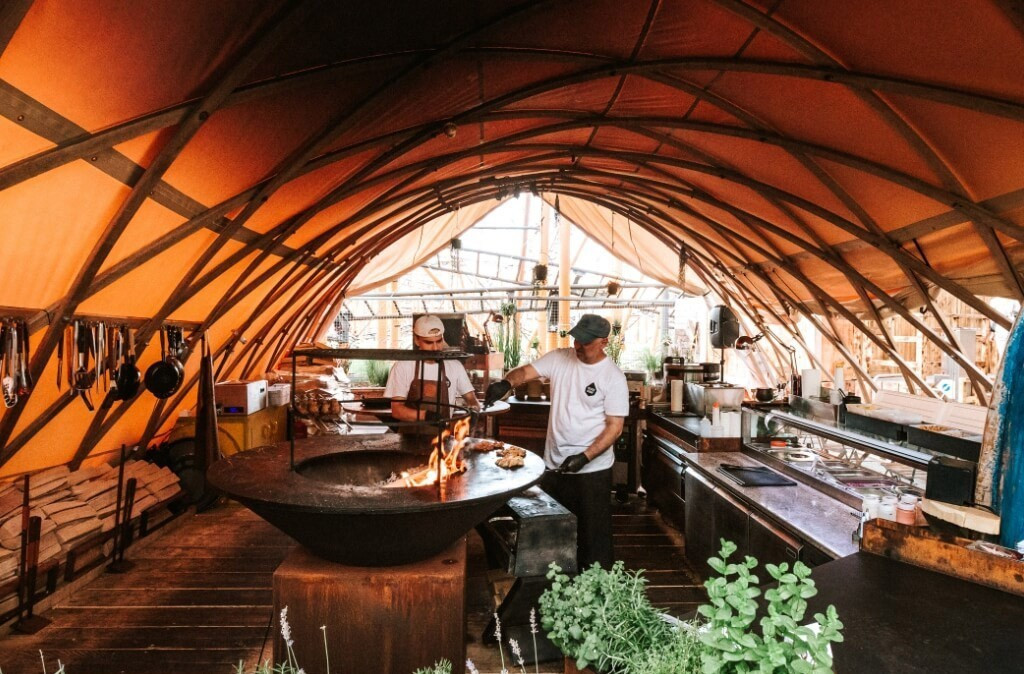 nachhaltiger-grillpavillon-bbq-garten nachhaltiger-grillpavillon-bbq-garten