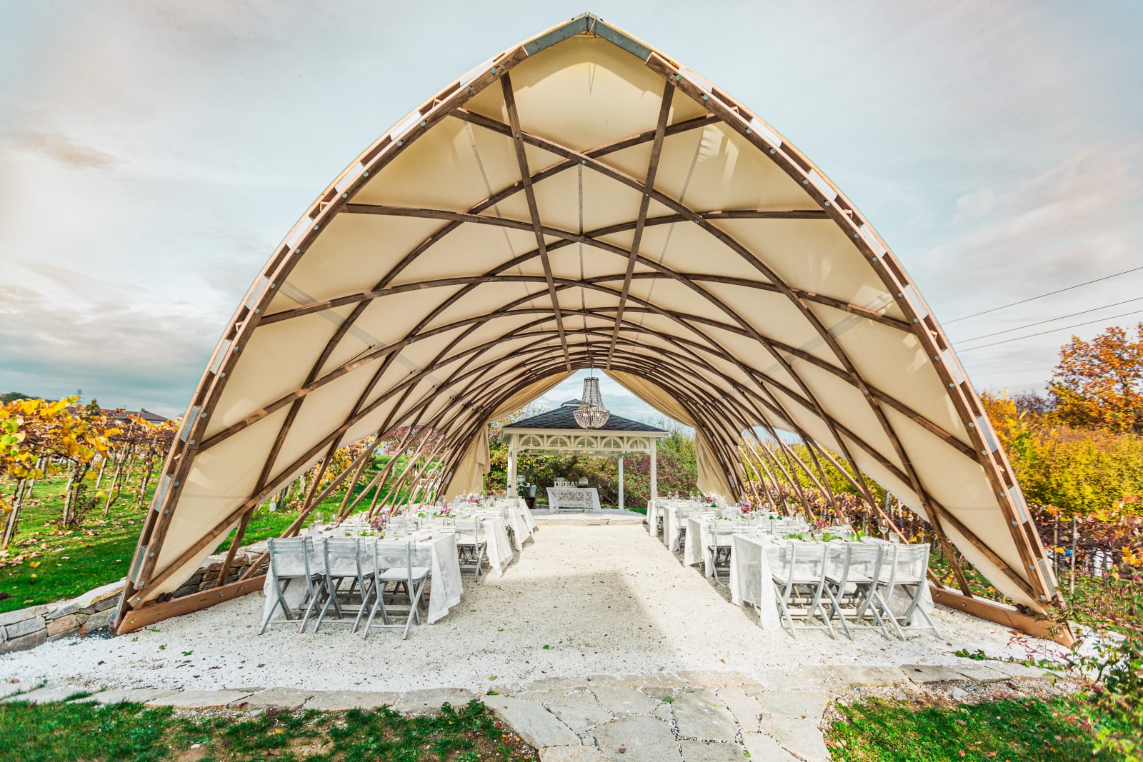 Bester Pavillon - Strohboid Bester Pavillon - Strohboid