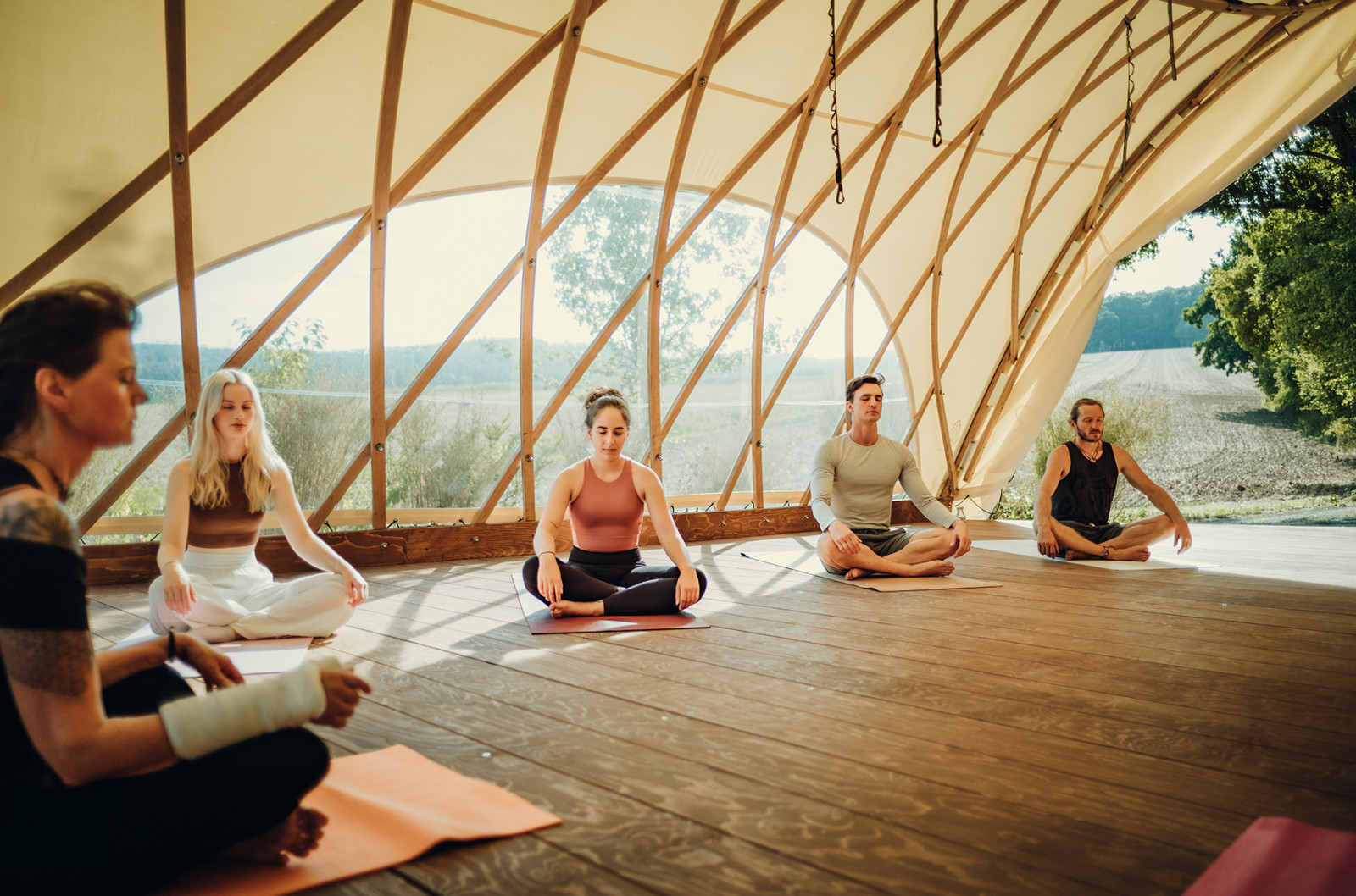 strohboid-pavillon-yoga-location-yogalution strohboid-pavillon-yoga-location-yogalution