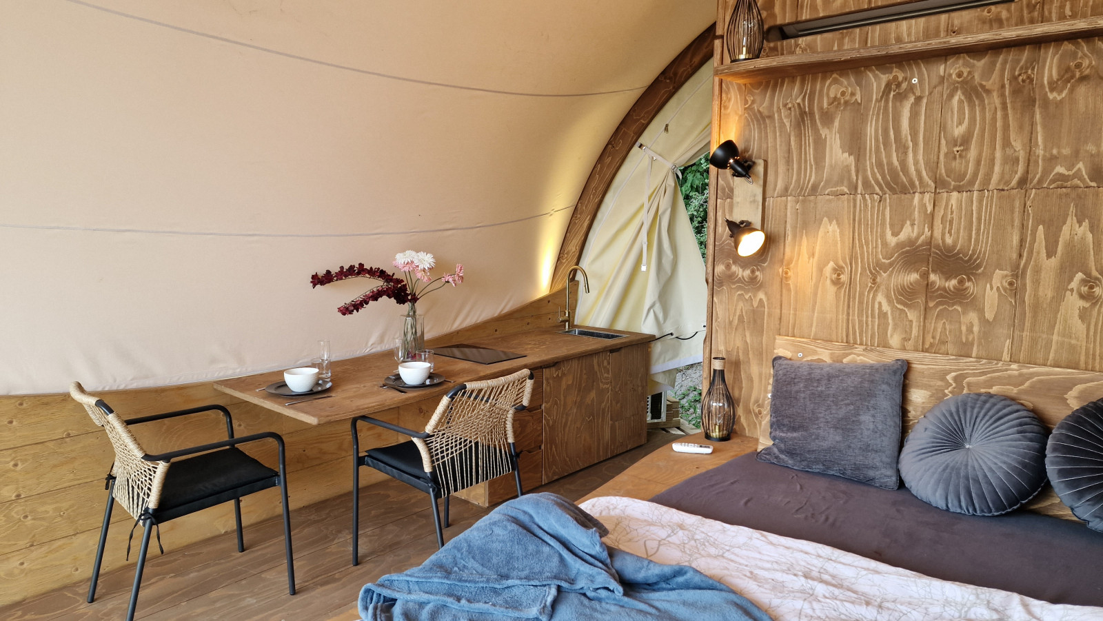 Nachhaltige Glamping Unterkunft – Rohstoffe Nachhaltige Glamping Unterkunft – Rohstoffe