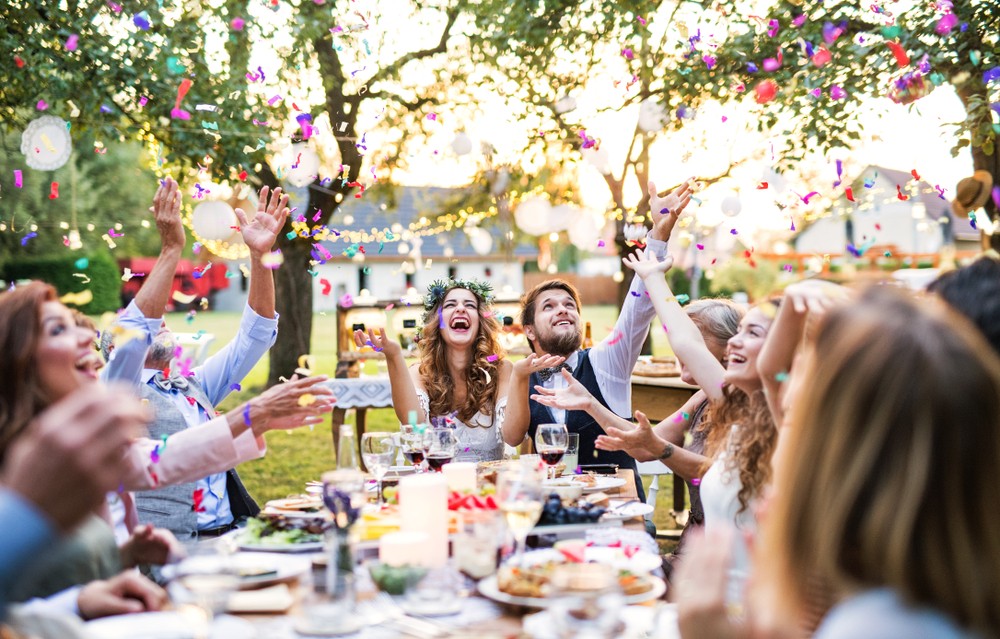 hochzeitszelt-mieten-unvergessliche-hochzeit-ambiente