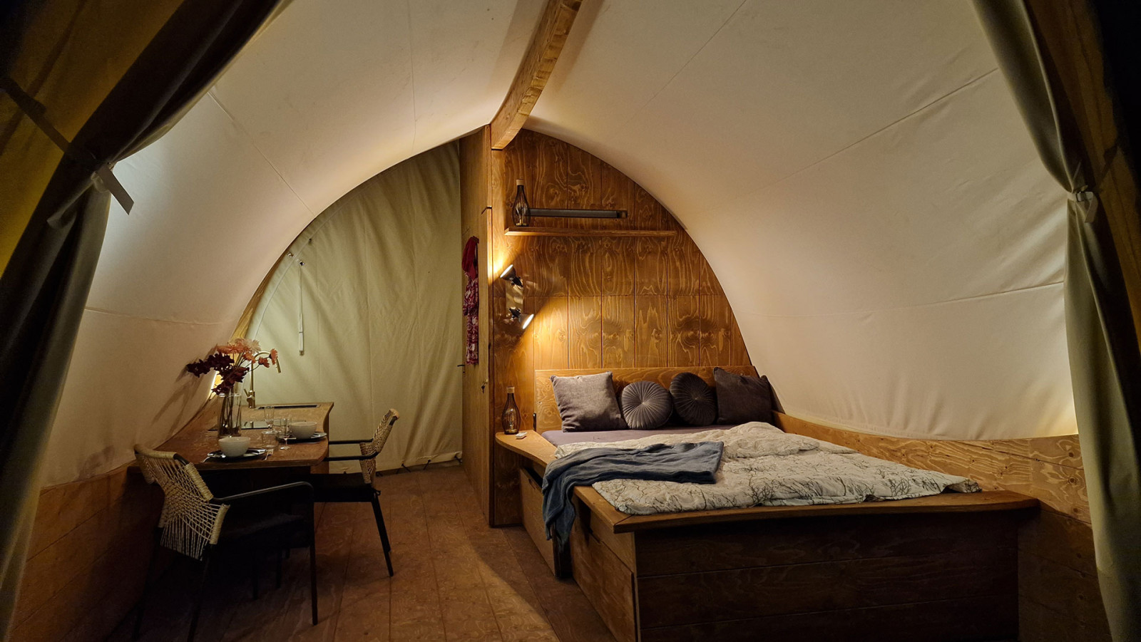 Camping Feeling mit höchstem Komfort Camping Feeling mit höchstem Komfort