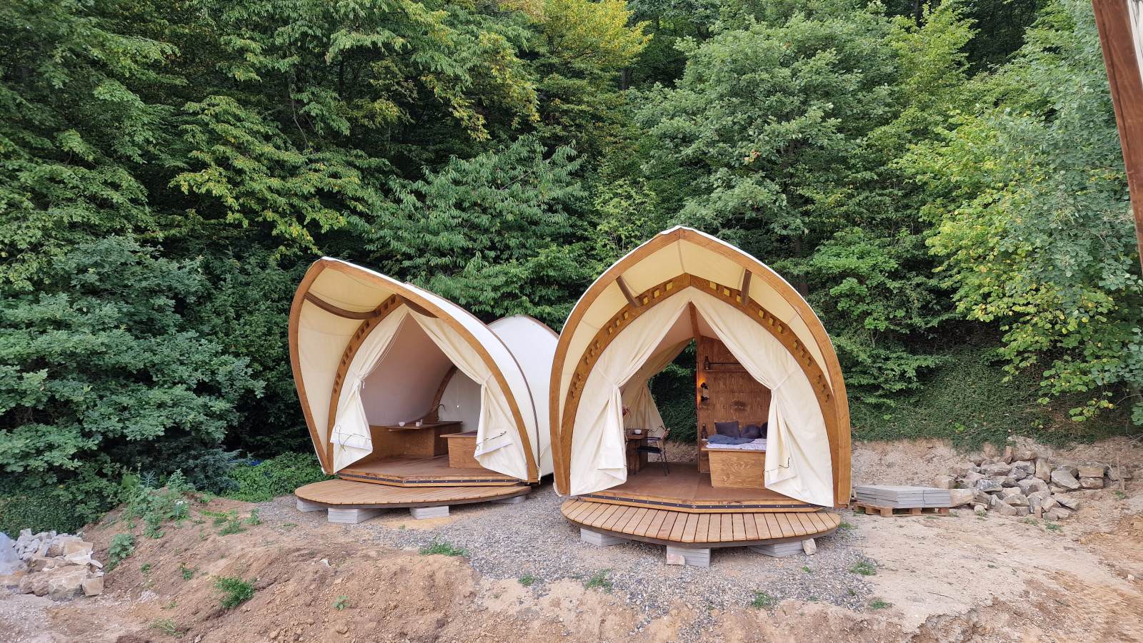 Nachhaltige Glamping Unterkünfte – STROHBOID Nachhaltige Glamping Unterkünfte – STROHBOID