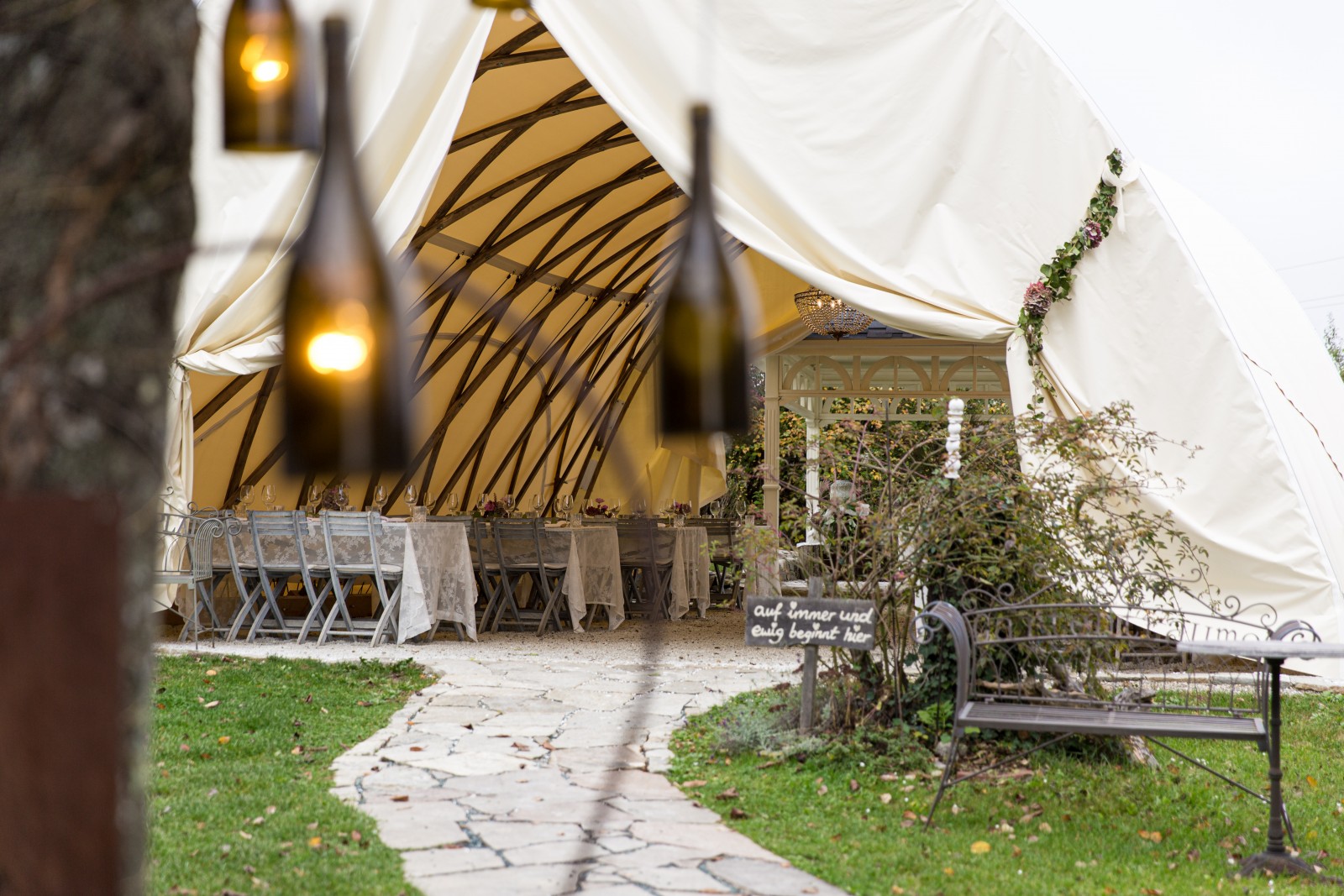 Feste Überdachung für Veranstaltungen – STROHBOID Feste Überdachung für Veranstaltungen – STROHBOID