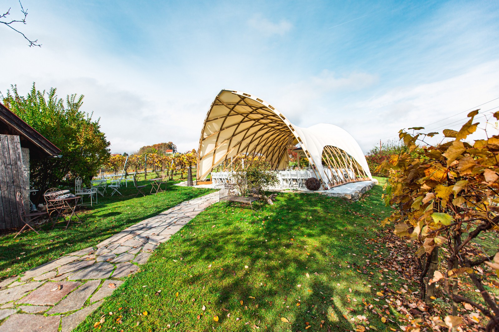 Holz Pavillon in der Natur trifft auf Ästhetik, Design und Natur Holz Pavillon in der Natur trifft auf Ästhetik, Design und Natur