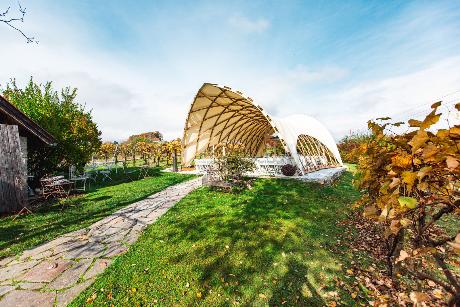 holzpavillon-natur-trifft-aesthetik-design-natur