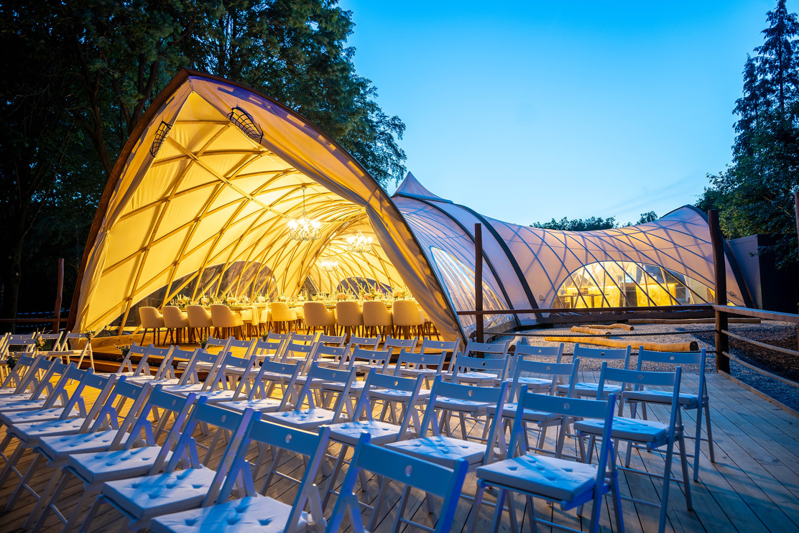 STROHBOID Pavillon_Zeitreise_Hochzeit im Zelt bei Nacht STROHBOID Pavillon_Zeitreise_Hochzeit im Zelt bei Nacht