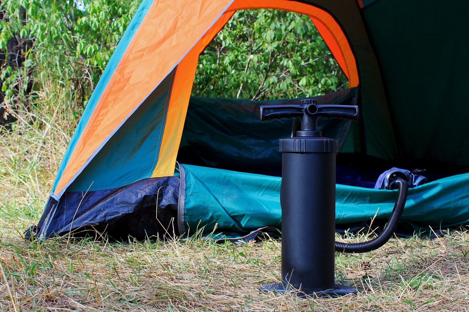 Aufblasbares Zelt im Vergleich mit Campingzelt und Glampingzelt