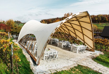 Strohboid Eventzelt Pavillon als Hochzeitslocation