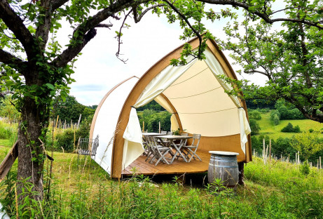 Wetterfeste Winzer-Lounge für Weinverkostungen Wetterfeste Winzer-Lounge für Weinverkostungen