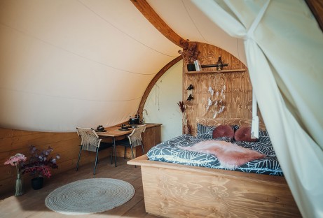 strohboid-glamping_Yogalution-Showroom