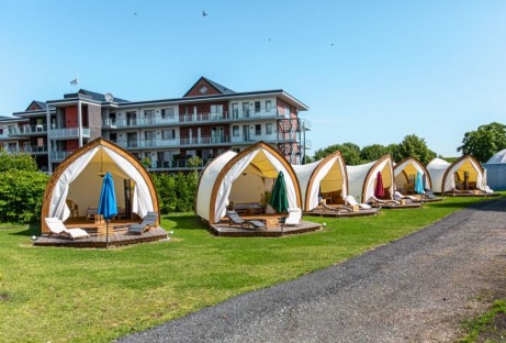 Gemütliches Glamping beim Hotel - Strohboid