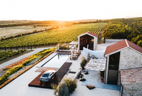 Winzer Weinanbau mit Glamping Übernachtung Winzer Weinanbau mit Glamping Übernachtung