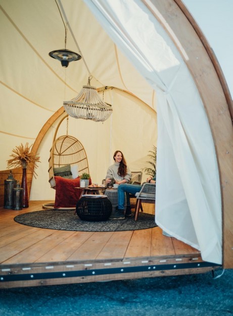 Gemütliche Glamping Lounge von Strohboid