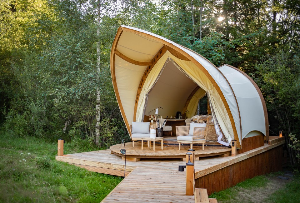 Luxuriöse Glamping Lounge am See