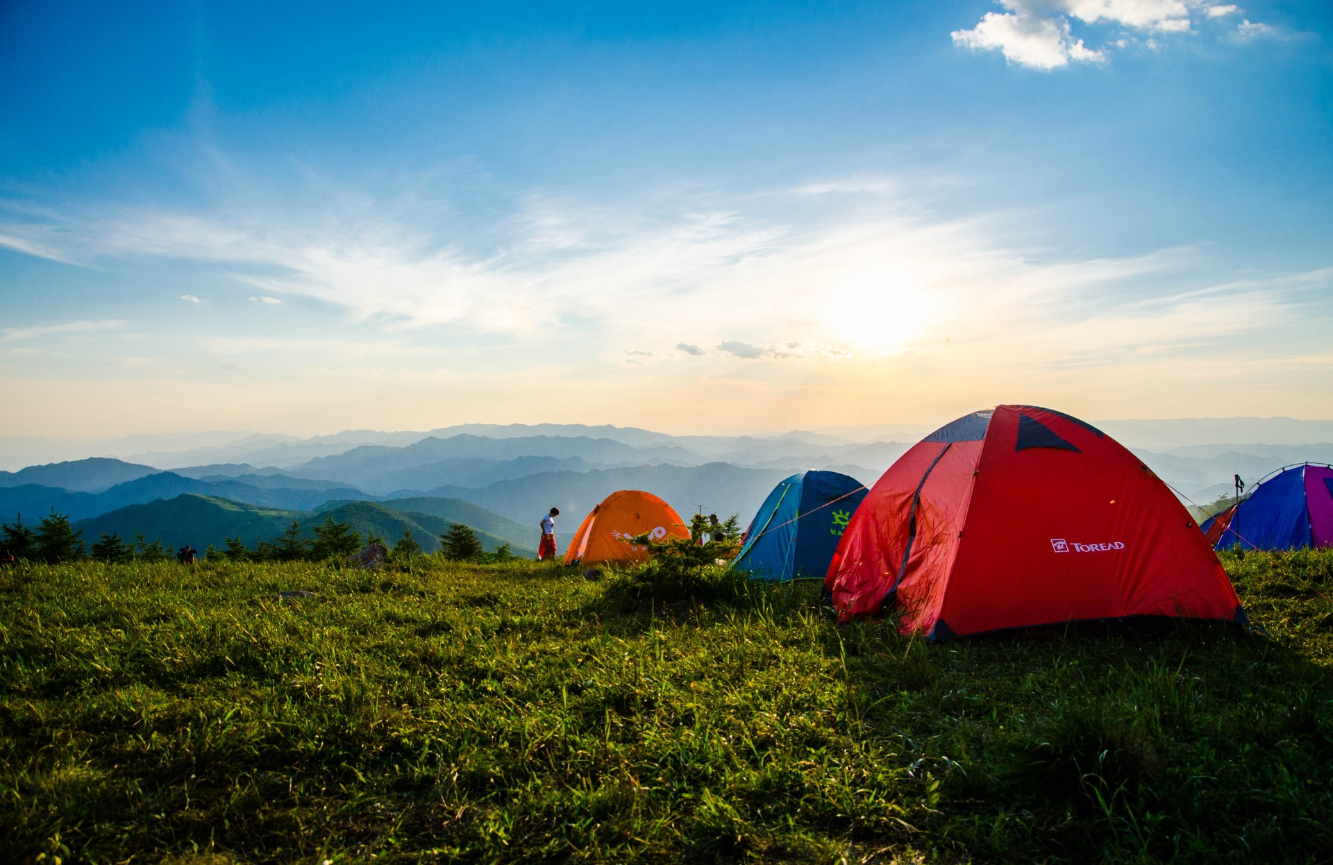 What makes a camping tent a glamping tent?