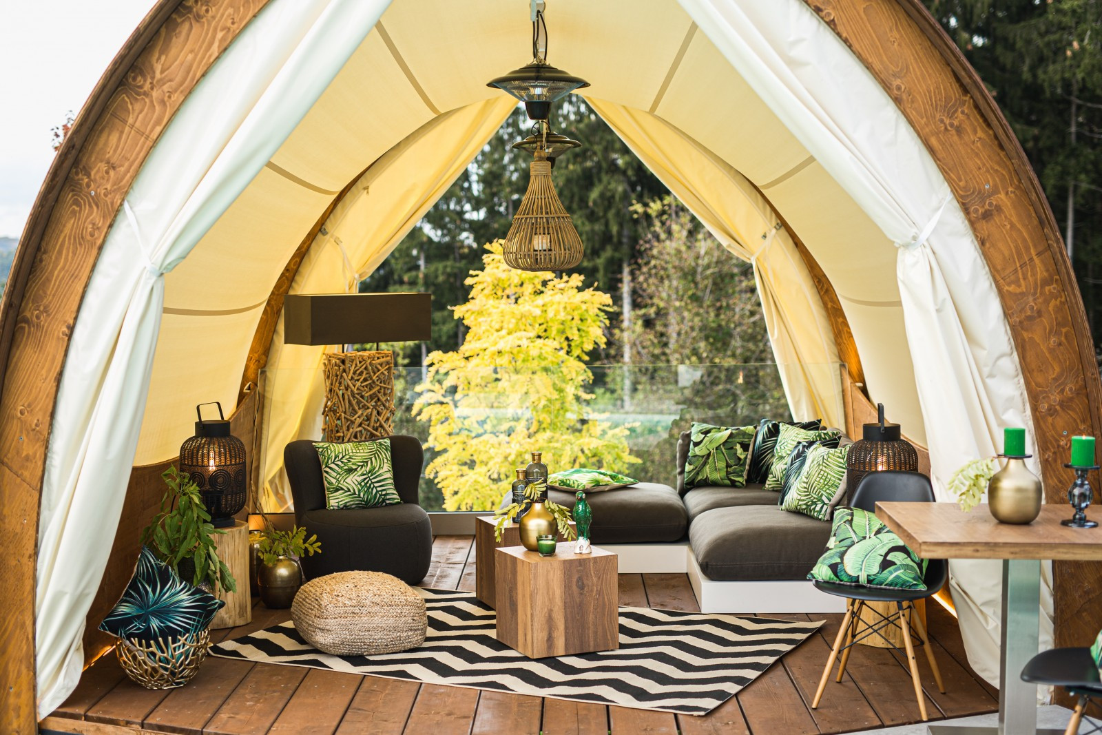 Glamping tents for sale by STROHBOID - Luxury Tent to buy