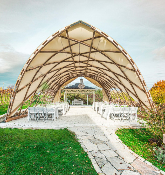 Nachhaltiger Pavillon für Ihre Hochzeit von Strohboid Nachhaltiger Pavillon für Ihre Hochzeit von Strohboid