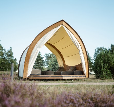 STROHBOID-Lounge-Hotelcamp-Reinsehlen-Glamping-Lounge