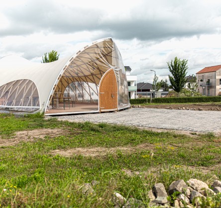 STROHBOID-Pavillon-Weingut-Klös