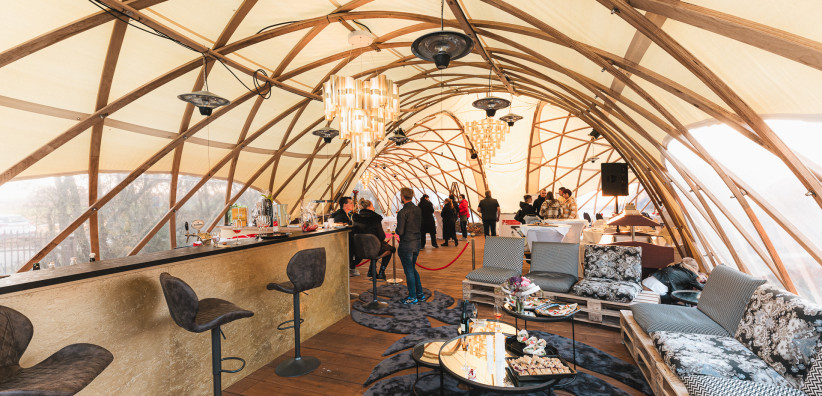 STROHBOID_Pavillon_Doerrwalder-muehle-outdoor-bar-wetterfest STROHBOID_Pavillon_Doerrwalder-muehle-outdoor-bar-wetterfest