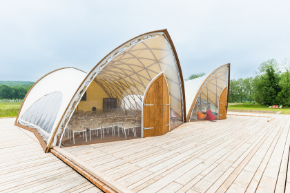 STROHBOID-Pavillon-Glastüre-Landesgartenschau-Höxter STROHBOID-Pavillon-Glastüre-Landesgartenschau-Höxter