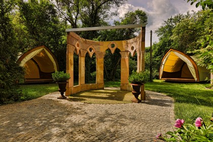 STROHBOID_Lounge-Pavillon-Mathis-Wiesenmuehle-Garten