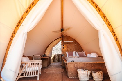 STROHBOID_Juicy Oasis_Glamping Innenraum