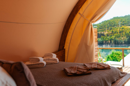 STROHBOID_Juicy Oasis_Glamping Bett STROHBOID_Juicy Oasis_Glamping Bett