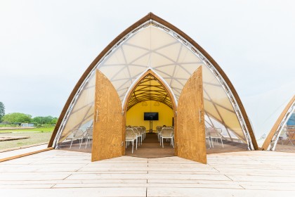 STROHBOID-Pavillon-Holztüre-Landesgartenschau-Höxter