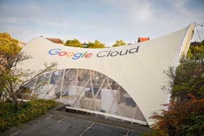 STROHBOID_Google Cloud_Branded Pavillon