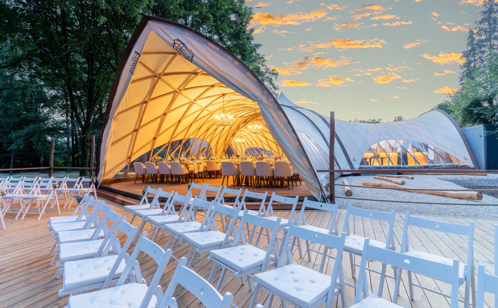 Strohboid-pavillon-zeitreise-restaurant-event-veranstaltung Strohboid-pavillon-zeitreise-restaurant-event-veranstaltung