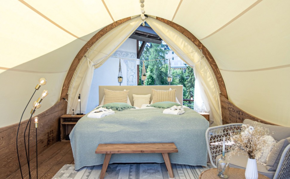 Glamping Lounge im Hotel Adula