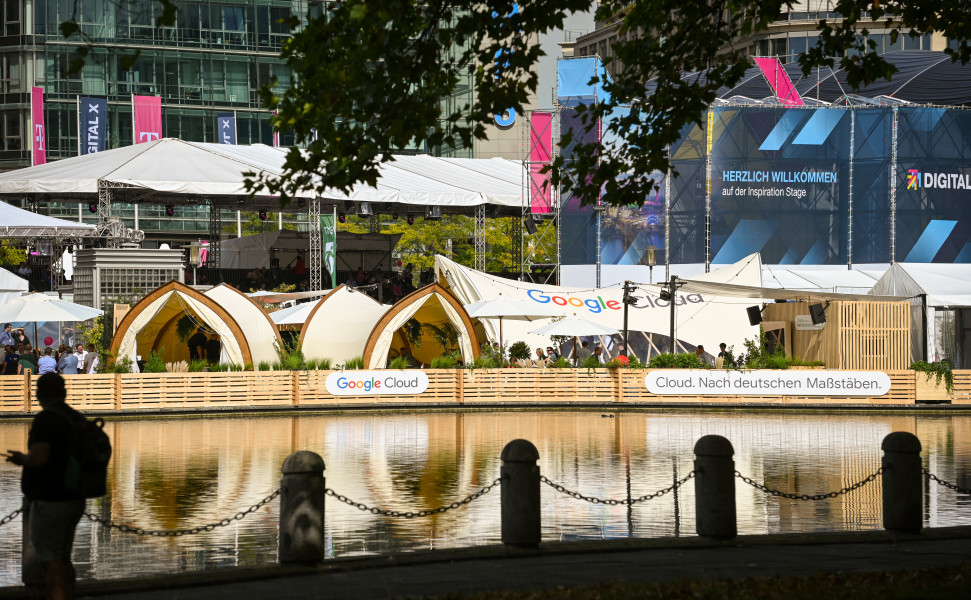 STROHBOID_Google Cloud_Pavillon_Lounge STROHBOID_Google Cloud_Pavillon_Lounge