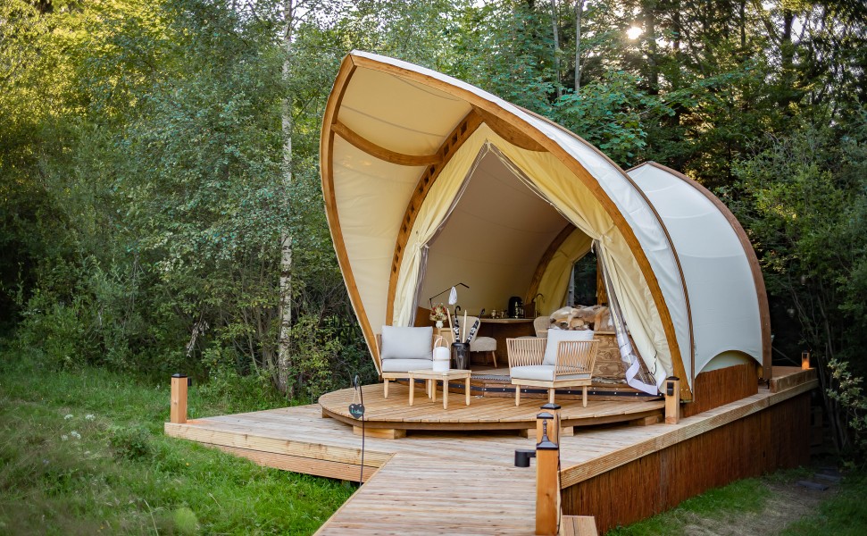 Luxuriöse Glamping Lounge am See