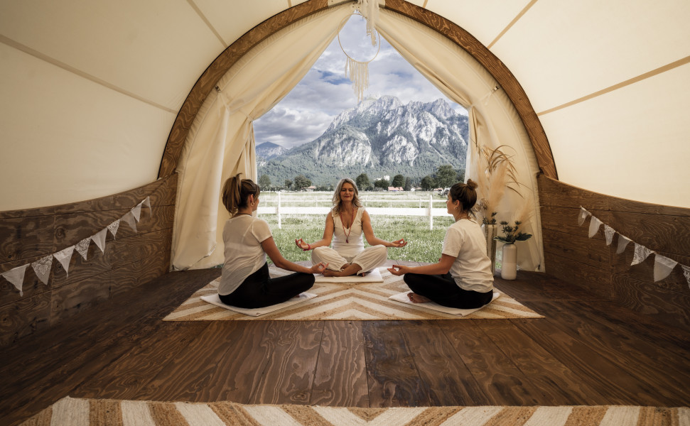 STROHBOID-Lounge-Pavillon-Hotel-Rübezahl-Meditation STROHBOID-Lounge-Pavillon-Hotel-Rübezahl-Meditation