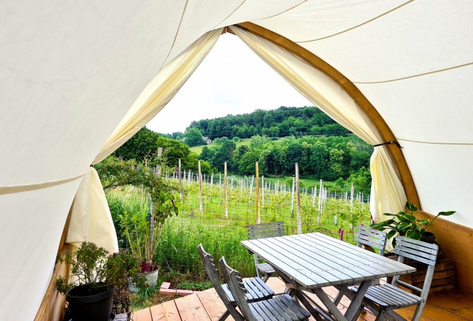 Wetterfeste und nachhaltige Winzer Lounge für Weinverkostungen