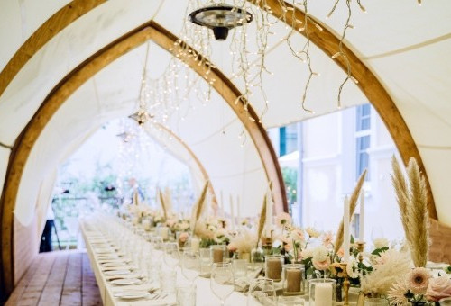 Strohboid Eventzelt Lounge - einzigartiges Ambiente für Hochzeiten und Events Strohboid Eventzelt Lounge - einzigartiges Ambiente für Hochzeiten und Events