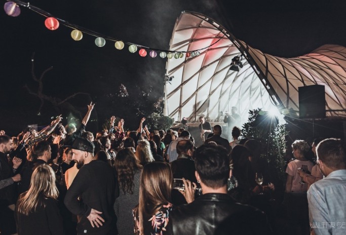 Strohboid event tent pavilion