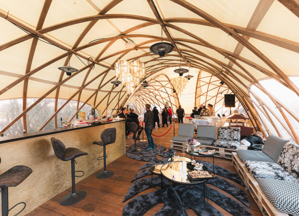 strohboid-pavillon-luxus-eventlocation-doerrwalder-muehle strohboid-pavillon-luxus-eventlocation-doerrwalder-muehle