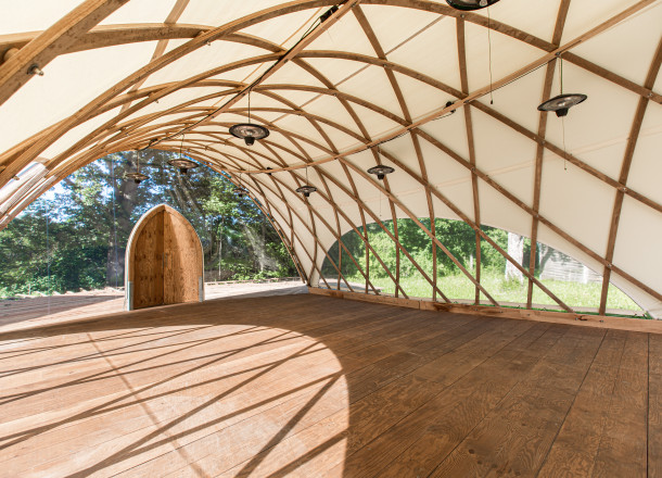 STROHBOID-Pavillon-Weingut-Klös-Innenansicht STROHBOID-Pavillon-Weingut-Klös-Innenansicht