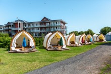 Wetterfeste Lounge für Ihr Glamping Erlebnis