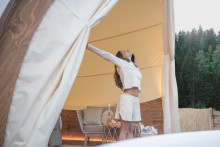 STROHBOID-Lounge-Hotel Adula_1001 Steilas Suite_Glamping STROHBOID-Lounge-Hotel Adula_1001 Steilas Suite_Glamping