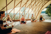 strohboid-pavillon-yoga-location-yogalution strohboid-pavillon-yoga-location-yogalution