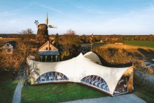 Pavilion for large events by Strohboid